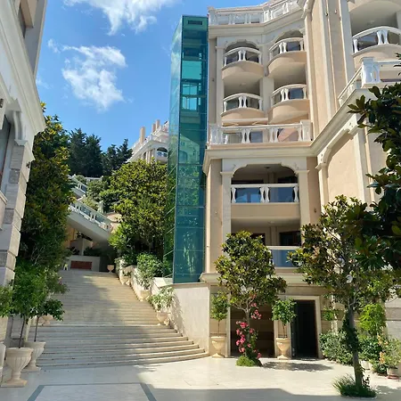 Апартамент Luxurious Beachfront With Private And Panoramic Views In La Complex Варна