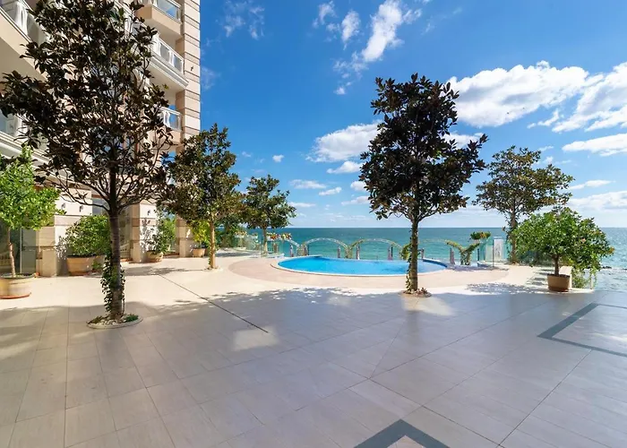 Luxurious Beachfront With Private And Panoramic Views In La Complex Apartament