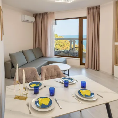 Apartment Luxurious Beachfront With Private And Panoramic Views In La Complex Warna