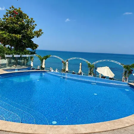 Luxurious Beachfront With Private And Panoramic Views In La Complex Apartment *