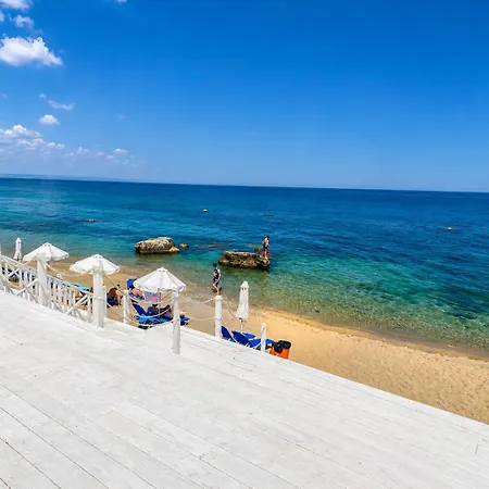 Luxurious Beachfront With Private And Panoramic Views In La Complex Apartment *