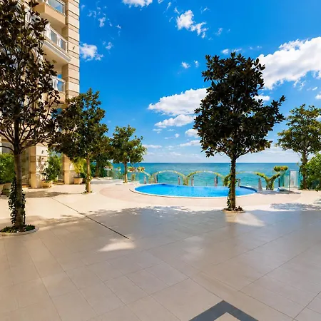 Apartment Luxurious Beachfront With Private And Panoramic Views In La Complex