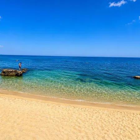 Apartment Luxurious Beachfront With Private And Panoramic Views In La Complex