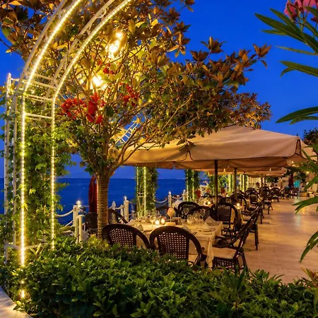 Luxurious Beachfront With Private And Panoramic Views In La Complex Apartment *