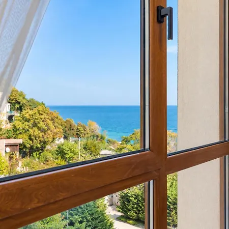 Luxurious Beachfront With Private And Panoramic Views In La Complex * Warna